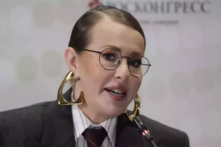 «Мы договаривались об интервью»: Ксения Собчак высказалась после смерти художника Эрика Булатова