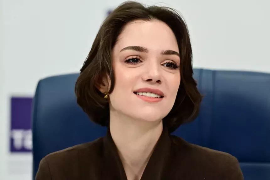 Массивное кольцо на безымянном пальце: Евгения Медведева спровоцировала слухи о помолвке