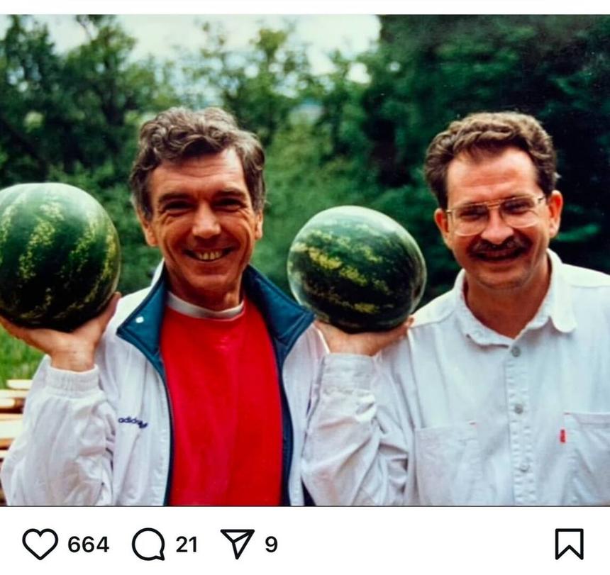 Вдова Влада Листьева после похорон Юрия Николаева показала фото телеведущих