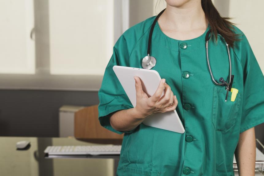 Медсестра из госпиталя Минобороны перешла в спецназ из-за любви к бойцу