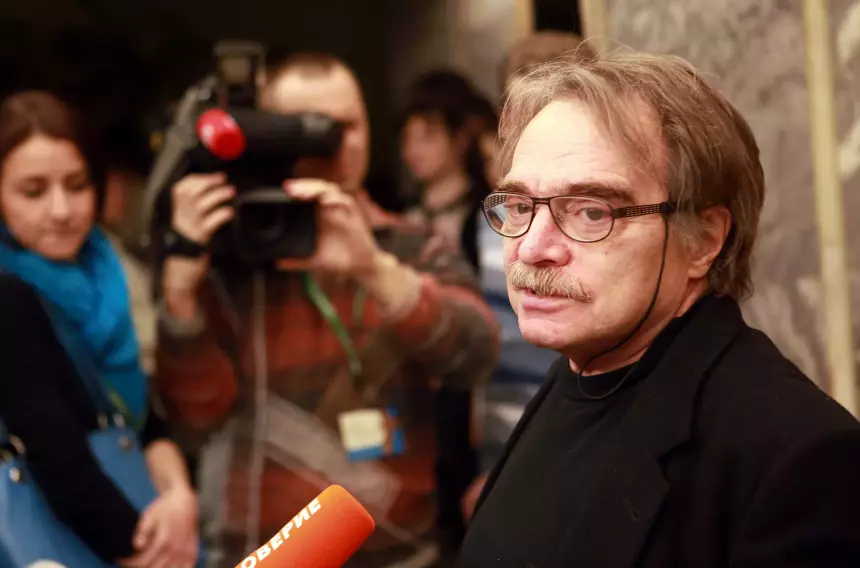 «Жизнь ее наладилась»: Александр Адабашьян о решении дочери уехать из России