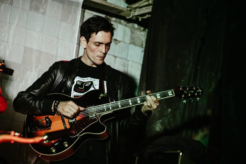 «Губная гармошка спасала меня не один раз»: интервью с музыкантом Алексом Соловьевым