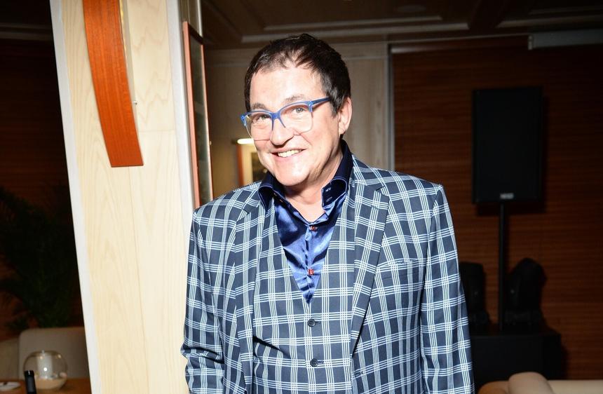 Отметил день рождения в закрытом формате: Дмитрий Дибров улетел из России после скандала с откровенным видео