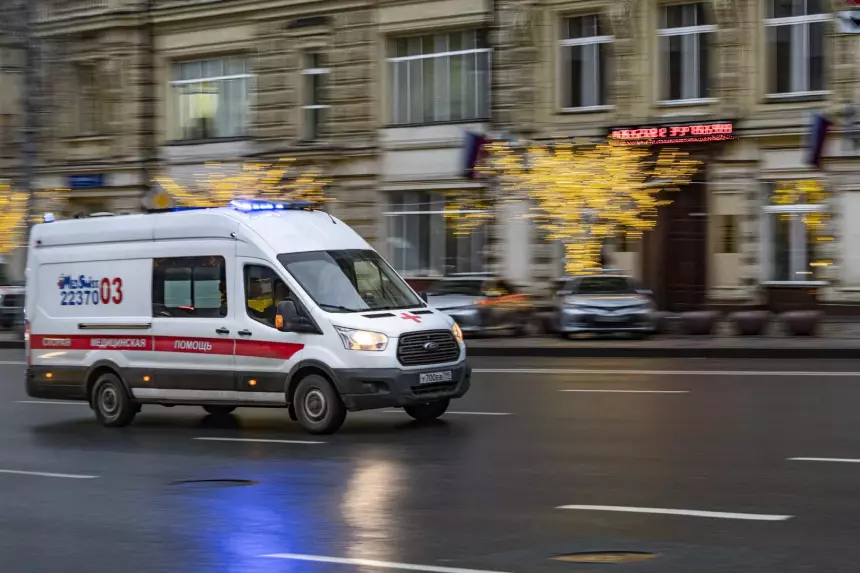 К месту вызвали скорую: семья с ребенком отравилась искусственным туманом в московском театре