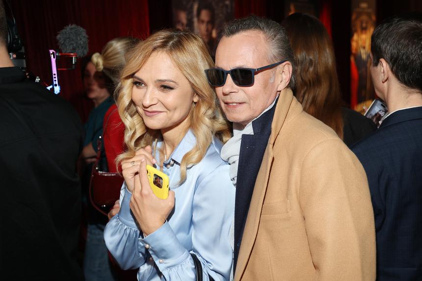 «Я до сих пор не могу прийти в себя. Это неправильно»: мать Владимира Левкина не сдержала слез у могилы сына