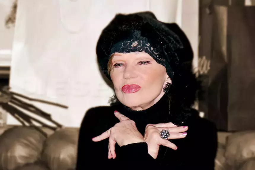 Вдовец Людмилы Гурченко остался без квартиры и погряз в долгах после ее смерти