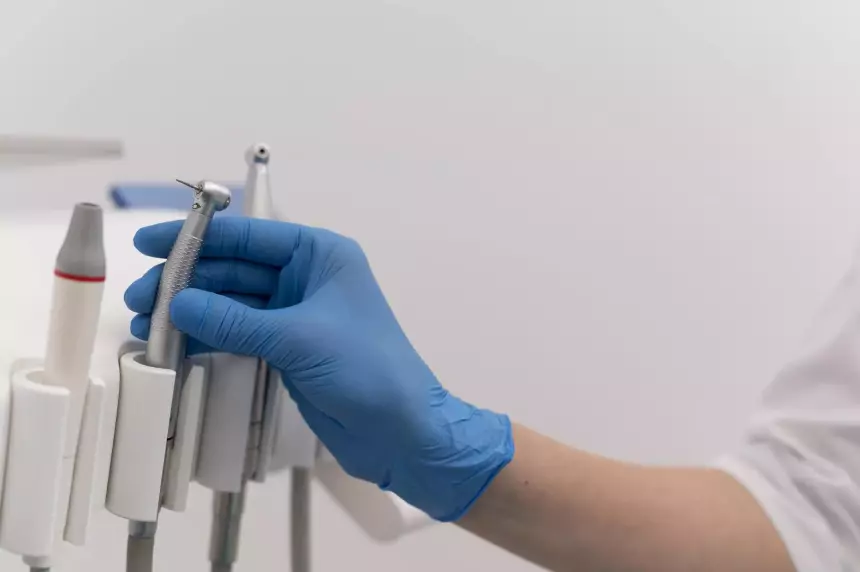 Лечили под общим наркозом: пациент умер после посещения частной стоматологической клиники