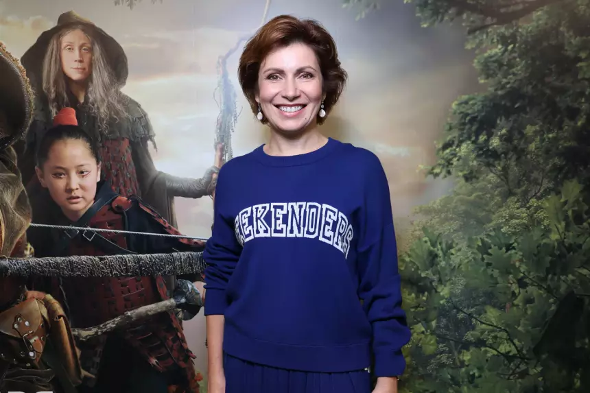 Светлана Зейналова призналась, что пугает детей перспективой торговать у метро