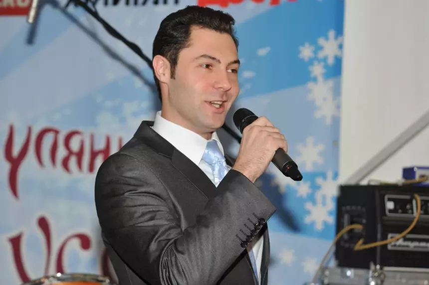 Вдова Евгения Кунгурова сменила фамилию детей для защиты от буллинга в школе