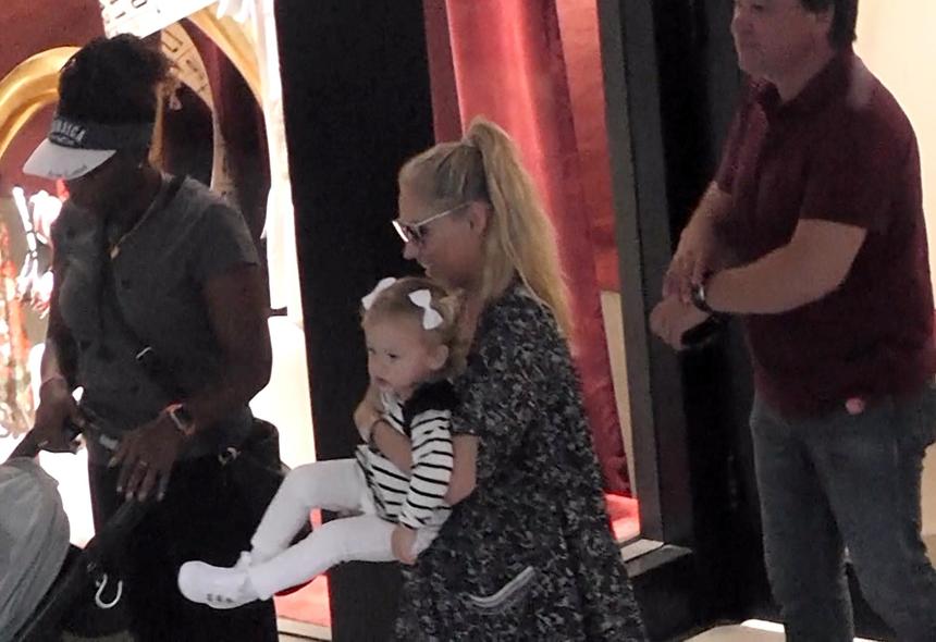 44-летняя Анна Курникова и 50-летний Энрике Иглесиас готовятся к «хаосу» в семье