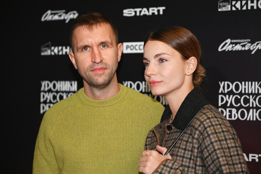 «В понедельник шел туда, а в субботу возвращался домой»: Иван Добронравов объяснил, почему его отдали в интернат