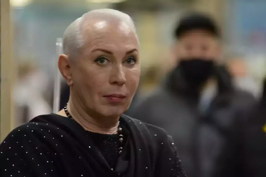 «Он не жаловался»: дочь пародиста Александра Пескова о многомиллионных долгах отца