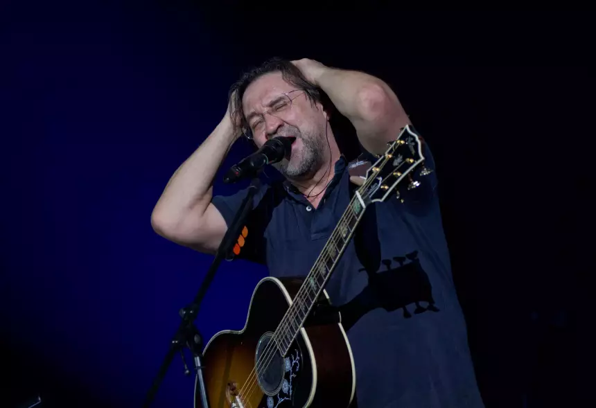 Фанаты решают сами сколько платить: группа ДДТ скитается по миру ради минимальных заработков