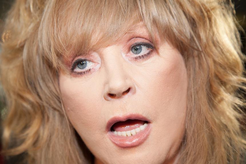 «Вы до сих пор ей верите?»: Мария Захарова противопоставила обманувшую россиян Аллу Пугачеву деду-фронтовику