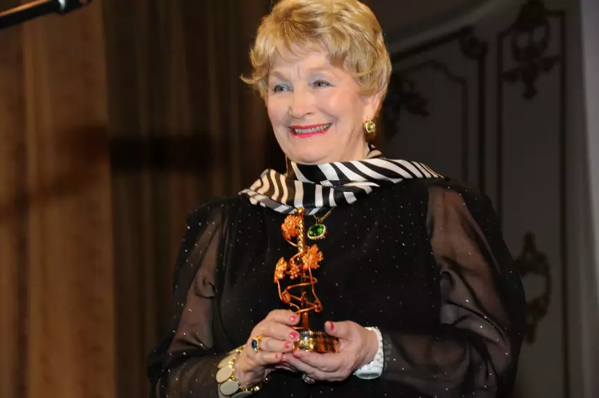 «За карьеру травмировалась сильно»: 95-летняя Людмила Хитяева пожаловалась на здоровье