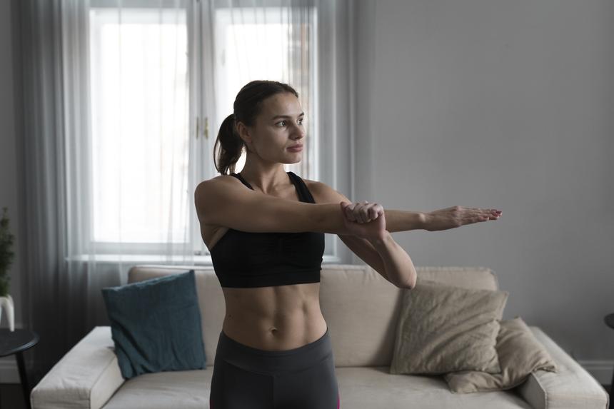 Сброс зажимов: три техники самомассажа шеи и челюсти, которые снимают хронический стресс