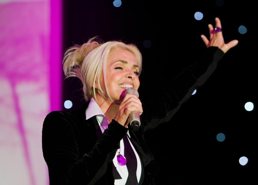 «Дело не в дружбе народов, а в твоей тупости»: украинцы раскритиковали «переобувшуюся» Лайму Вайкуле