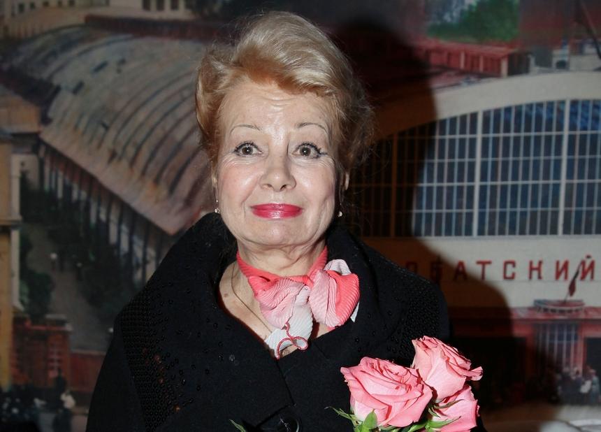 «Мог руку на меня поднять»: звезда «Кабачка „13 стульев“» Валентина Шарыкина умерла, так и не обретя счастье