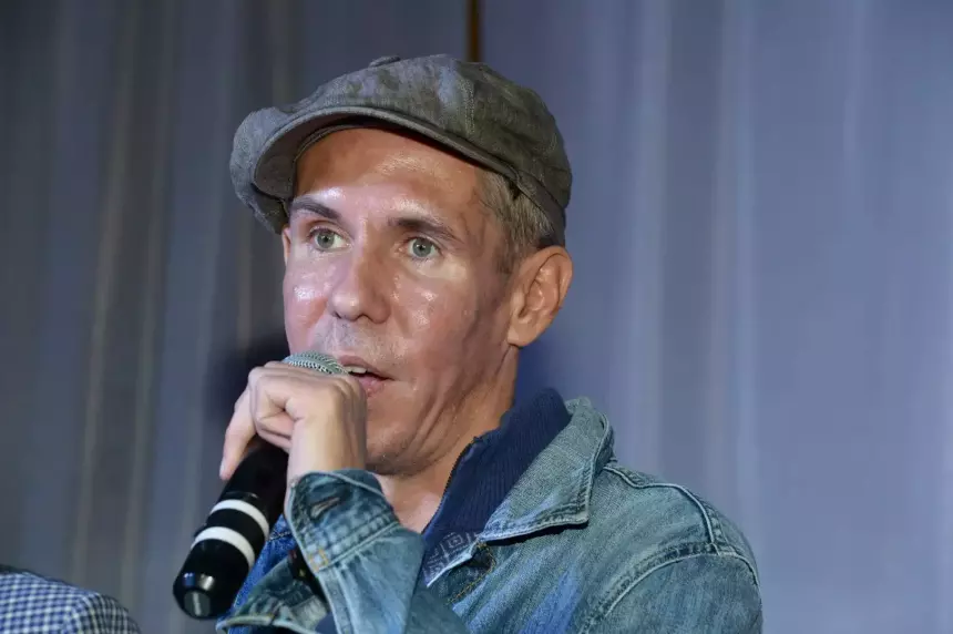 «Чумазая и немытая»: Алексей Панин* показал дочь, которая готовится к получению американского гражданства