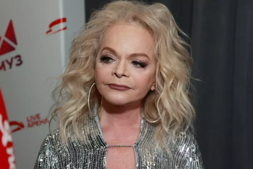 Рассрочка на несколько лет: Лариса Долина готова отдать деньги покупательнице квартиры