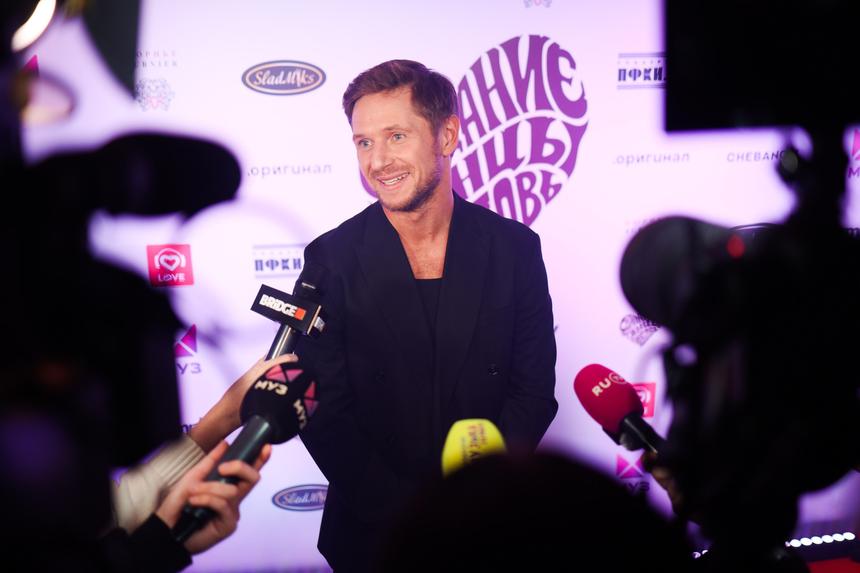 «Может, не надо… опозориться ведь можно»: певец CHEBANOV о сложных периодах, звездных дуэтах и рождении второго ребенка