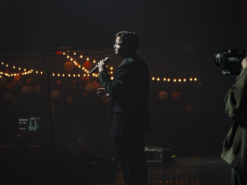 Певец Аркадий Евтушенко рассказал о проектах «Голос. Дети» и «Новая Фабрика звезд», а также о Сергее Шнурове как наставнике