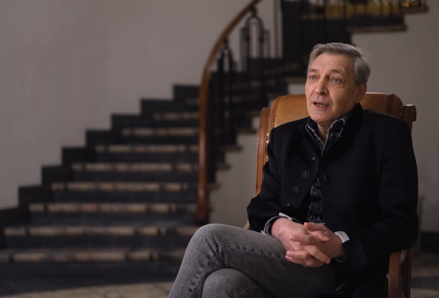 «Хочется отмыться от грязи, которую он льет на нашу страну»: Виталий Бородин осудил «греховного» Невзорова*