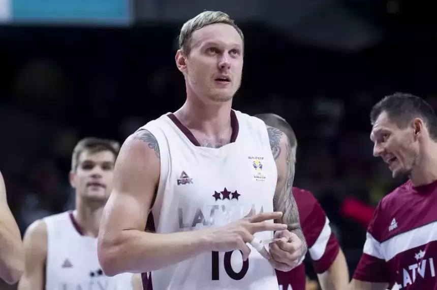 Мама выложила фото с могилы сына: близкие Яниса Тиммы помянули его в годовщину смерти