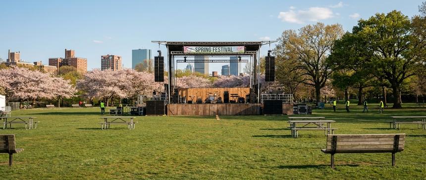 «Мне же в магазине ничего бесплатно не дают»: Прохор Шаляпин объяснил, почему артисты должны получать деньги за концерты 9 мая