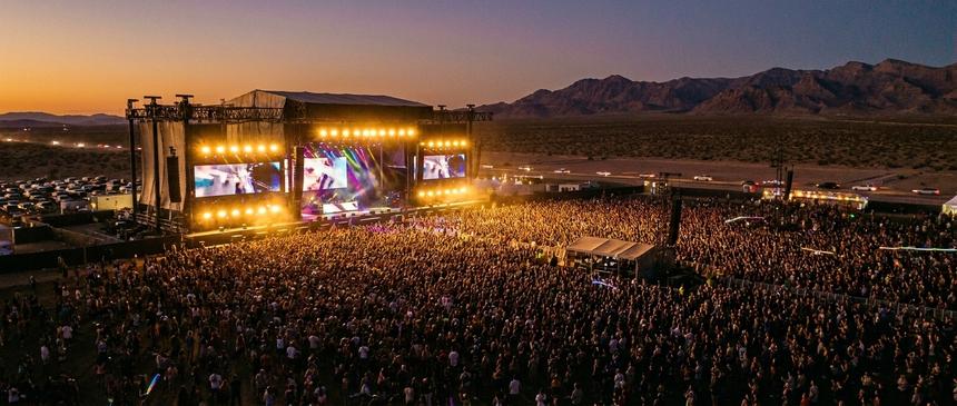 «Вытолкнул на сцену»: Джастин Бибер посвятил Билли Айлиш культовую песню на Coachella