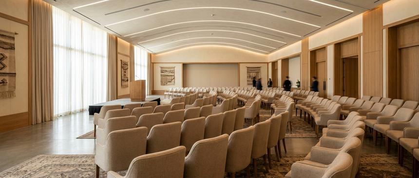 «Приехала ради гонорара»: Меган Маркл раскритиковали за двухчасовое выступление на ретрите за $150 тысяч