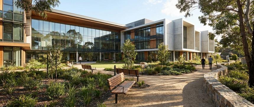 «Спустя два года в рехабе»: рэпер Matrang впервые показался на публике после лечения от наркозависимости