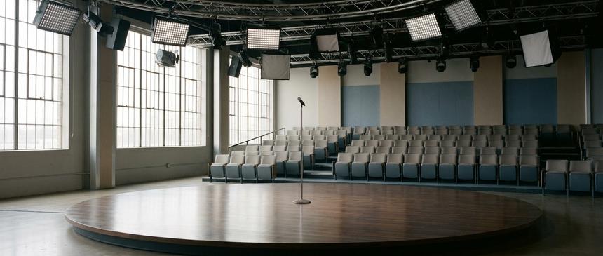 Эльмира Караханова стала победительницей 14-го сезона шоу «Голос»