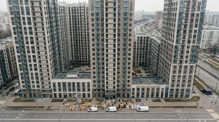 Избавился от имущества: 81-летний Александр Филиппенко продал две квартиры в Москве после переезда в Литву
