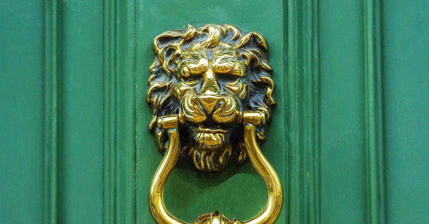 Pochemu Nelzya Otkryvat Esli Slyshite Zvonok No Tam Nikogo Net I Drugie Strashilki Svyazannye S Vhodnoj Dveryu Passion Ru