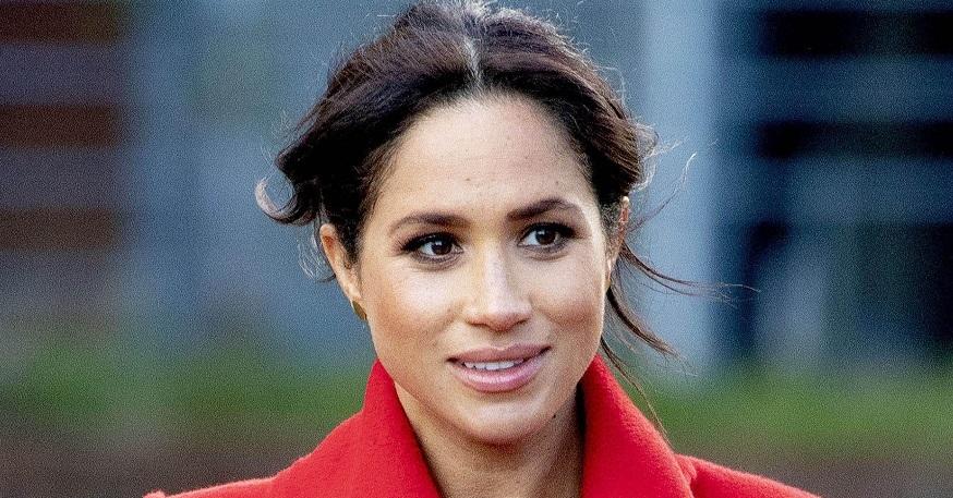 Меган Маркл вышла в свет в ультрафиолетовом платье ...